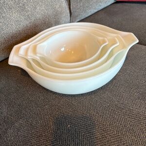 4 vintage Pyrex gooseberry Cinderella bowls 1950s 441 442 443 444  (faded)